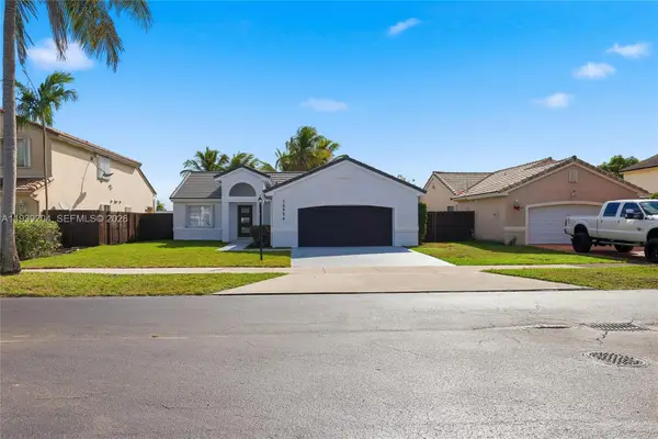 15956 SW 83rd Ter, Miami, FL 33193