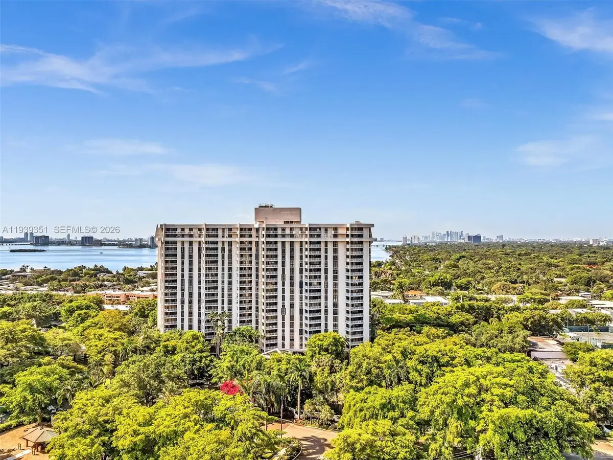 2000 Towerside Ter #1806, Miami, FL 33138 - Image #1
