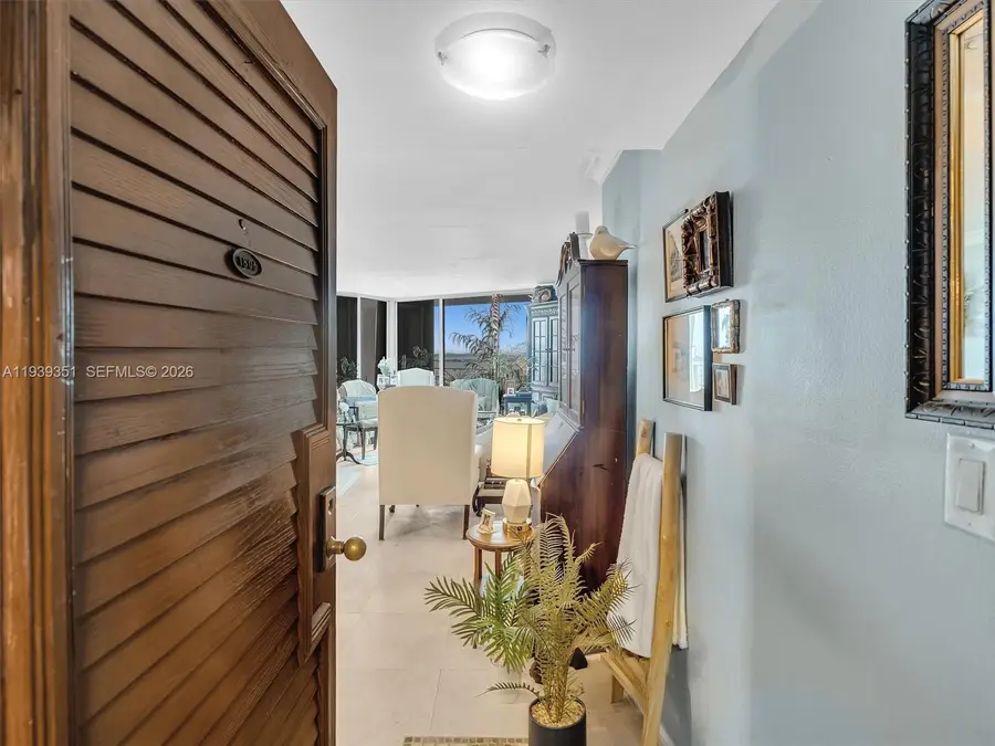 2000 Towerside Ter #1806, Miami, FL 33138 - Image #2