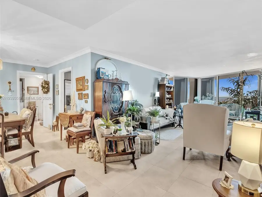 2000 Towerside Ter #1806, Miami, FL 33138 - Image #3