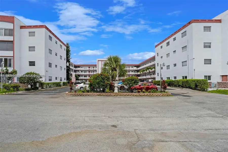 4000 NW 44th Ave #203, Lauderdale Lakes, FL 33319 - Image #3