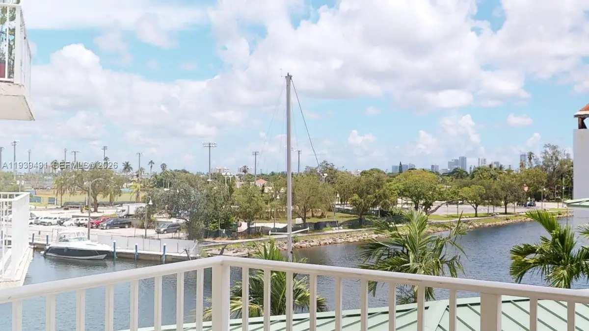 2415 NW 16th St Rd #410-1, Miami, FL 33125 - Image #1