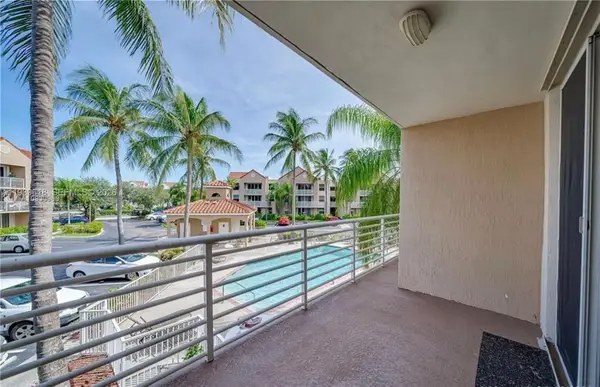 2711 Ocean Club Blvd #207, Hollywood, FL 33019