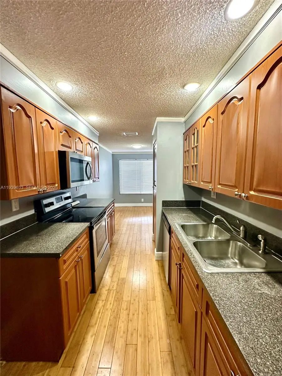 8253 NW 8th Pl #2, Plantation, FL 33324 - Image #2