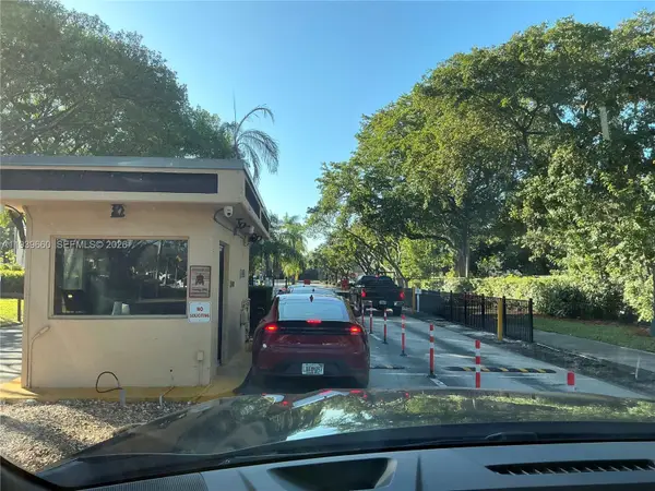 200 Ashbury Rd #203, Hollywood, FL 33024