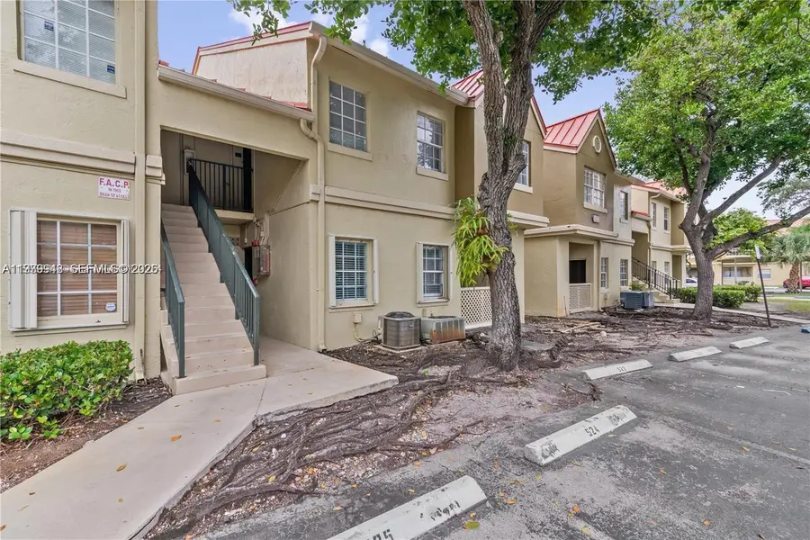 18348 NW 68th Ave #D, Hialeah, FL 33015 - Image #2