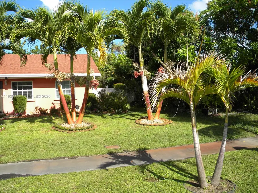 7527 SW 7th Ct, North Lauderdale, FL 33068 - Image #2