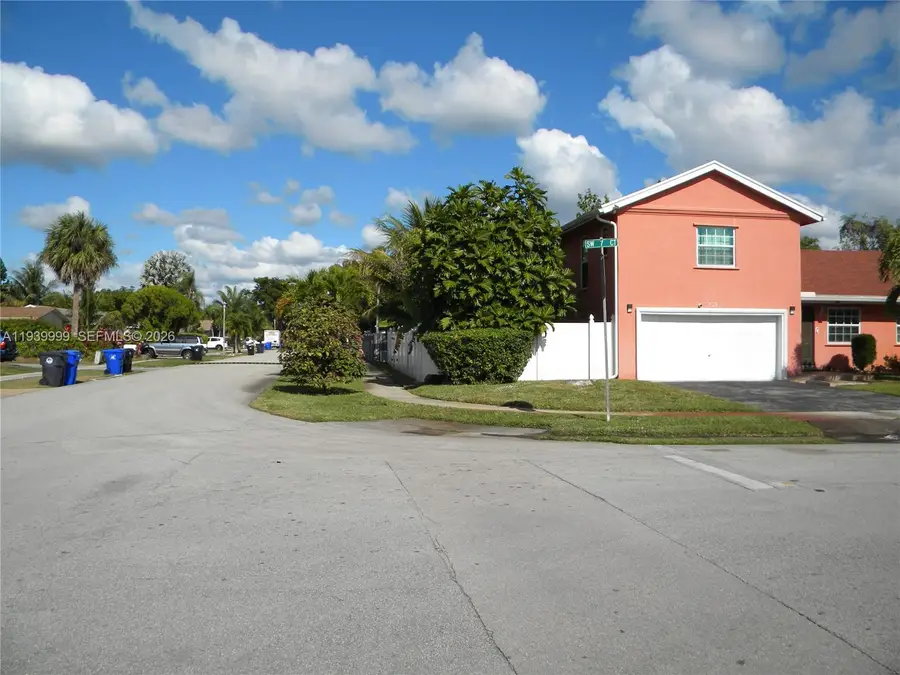 7527 SW 7th Ct, North Lauderdale, FL 33068 - Image #3