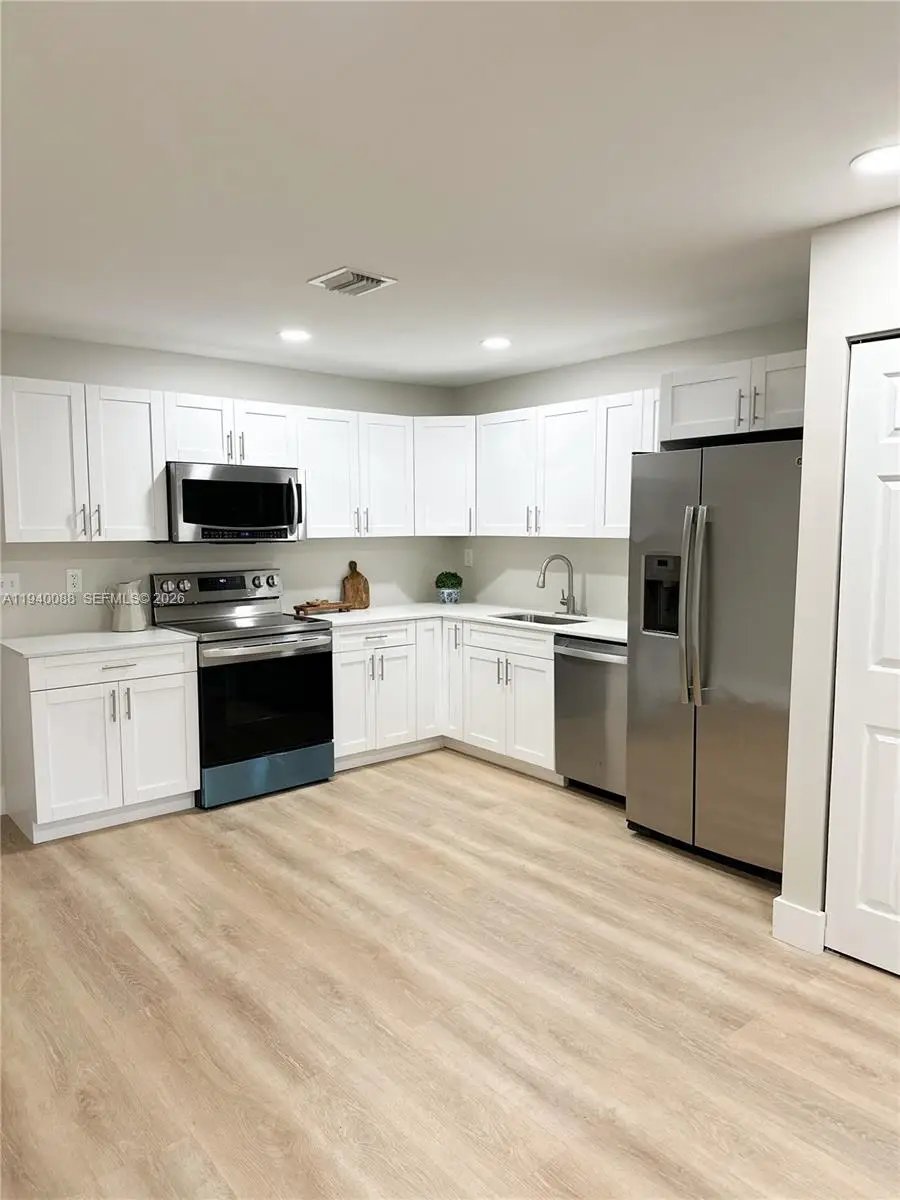 700 NW 18th St, Fort Lauderdale, FL 33311 - Image #2