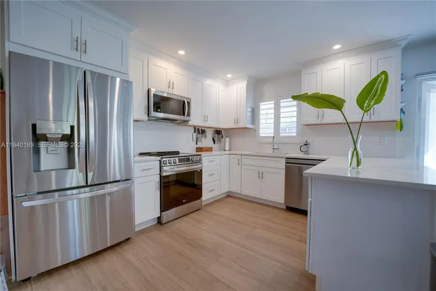 421 SW 14th Ct, Fort Lauderdale, FL 33315 - Image #3