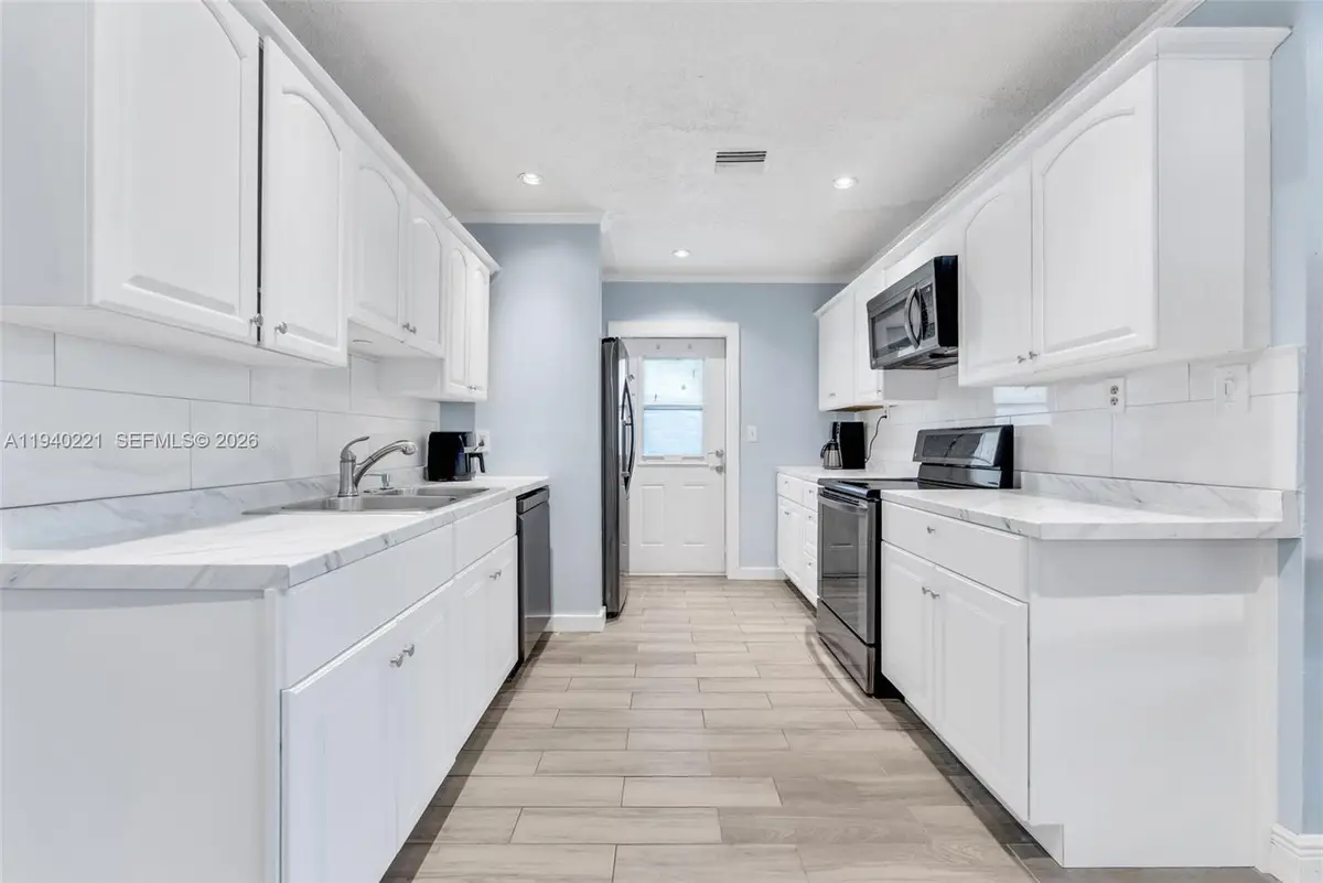 660 NE 59th Ct, Oakland Park, FL 33334 - Image #1