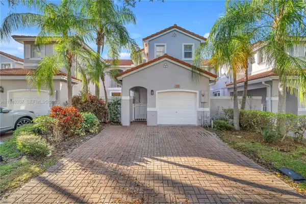 1450 Weeping Willow Way, Hollywood, FL 33019
