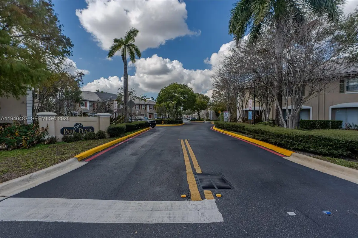 729 NW 42nd Ave, Plantation, FL 33317 - Image #1