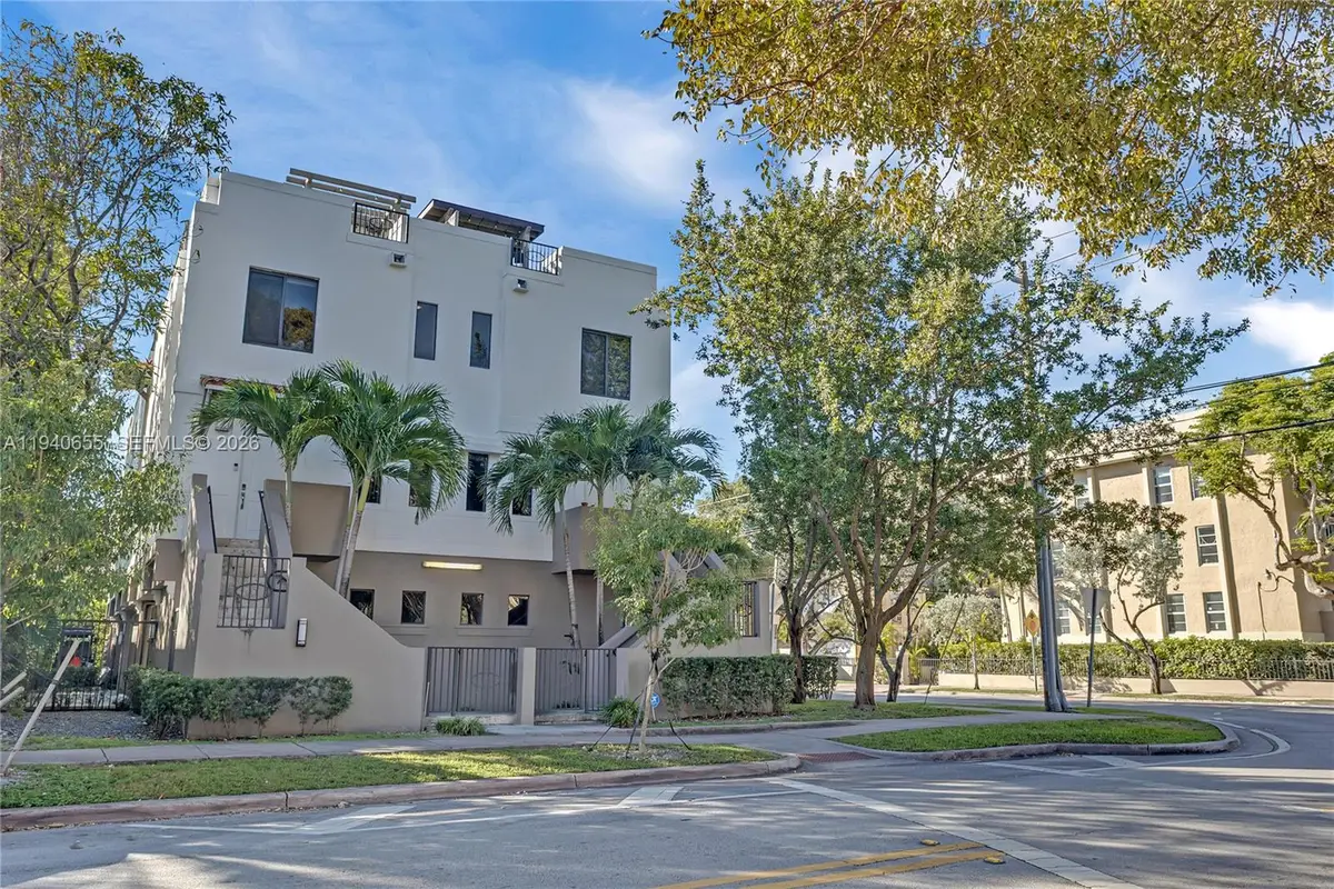 1405 Galiano St #4, Coral Gables, FL 33134 - Image #1