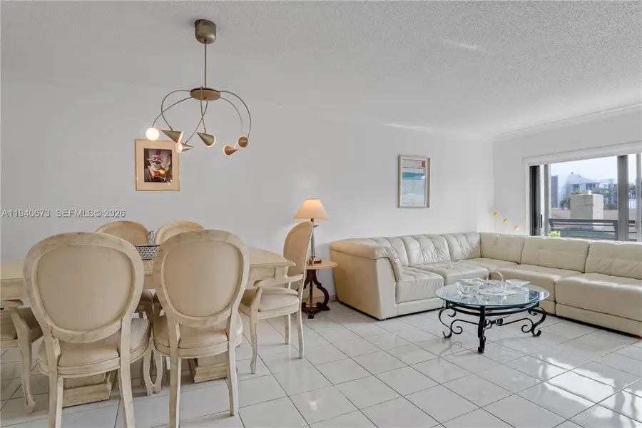 7801 Abbott Ave #302, Miami Beach, FL 33141 - Image #2