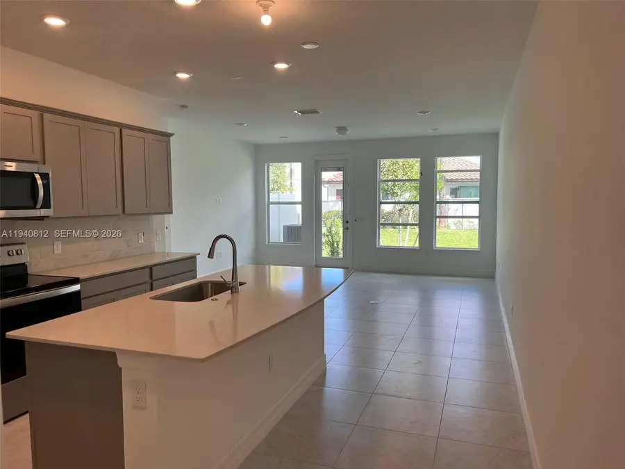 6121 Rancho Ln, Lake Worth, FL 33415 - Image #2