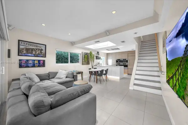 208 Jefferson Ave #113, Miami Beach, FL 33139