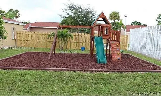 885 NE 213th Ter #2, Miami, FL 33179 - Image #3