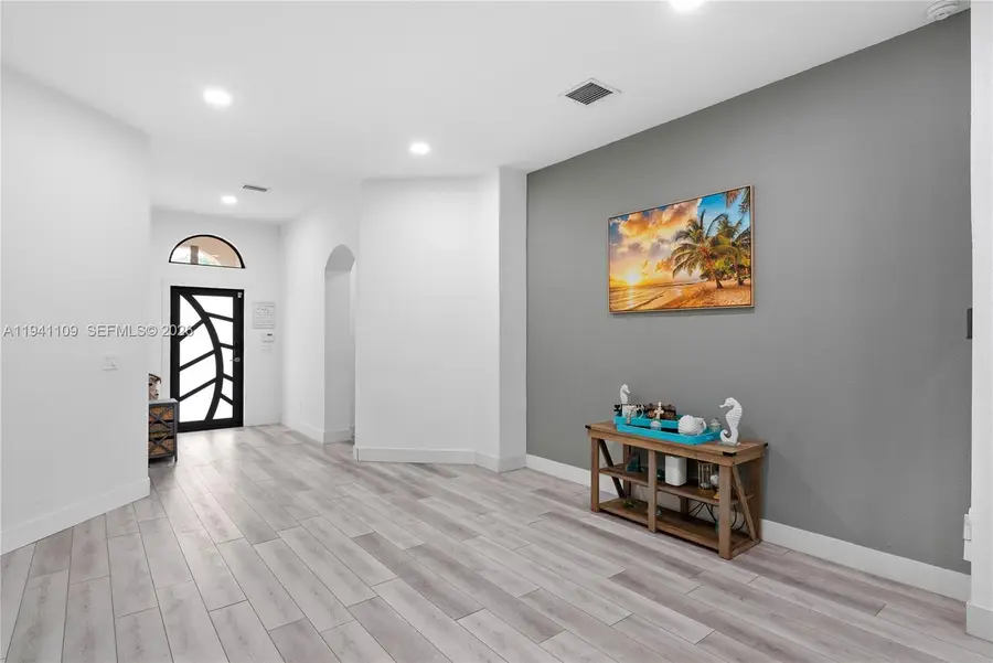 918 NE 36th Ave, Homestead, FL 33033 - Image #3