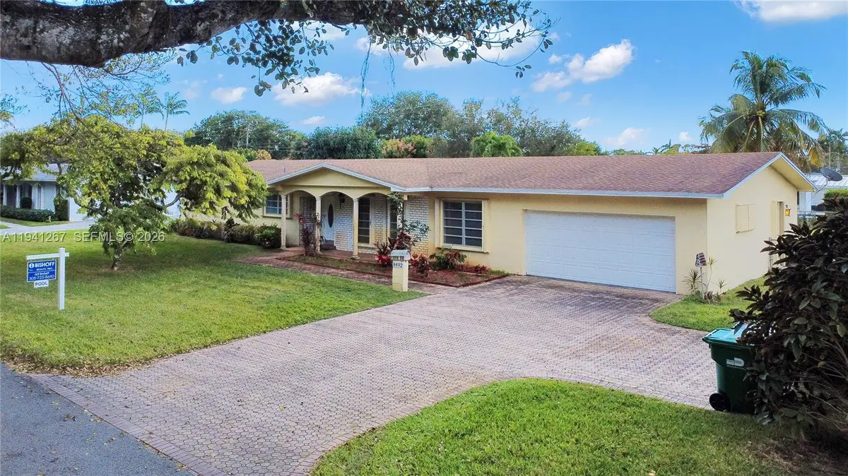 8492 SW 102nd St, Miami, FL 33156 - Image #1