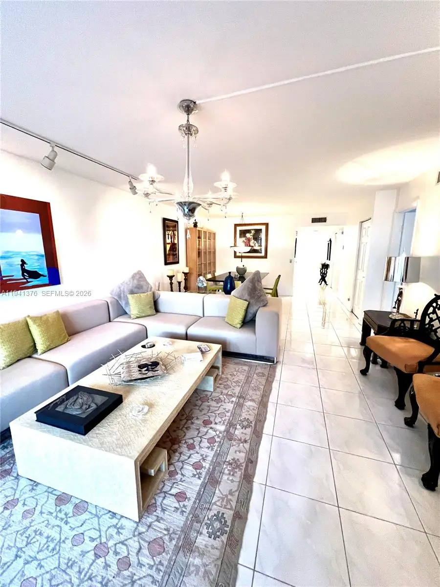 408 Lakeview Dr #102, Weston, FL 33326 - Image #3