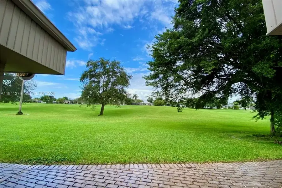 6105 Royal Poinciana Ln, Tamarac, FL 33319 - Image #3