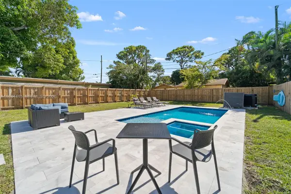 1464 NE 24th St, Wilton Manors, FL 33305