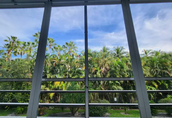 600 NE 14th Ave #218, Hallandale Beach, FL 33009