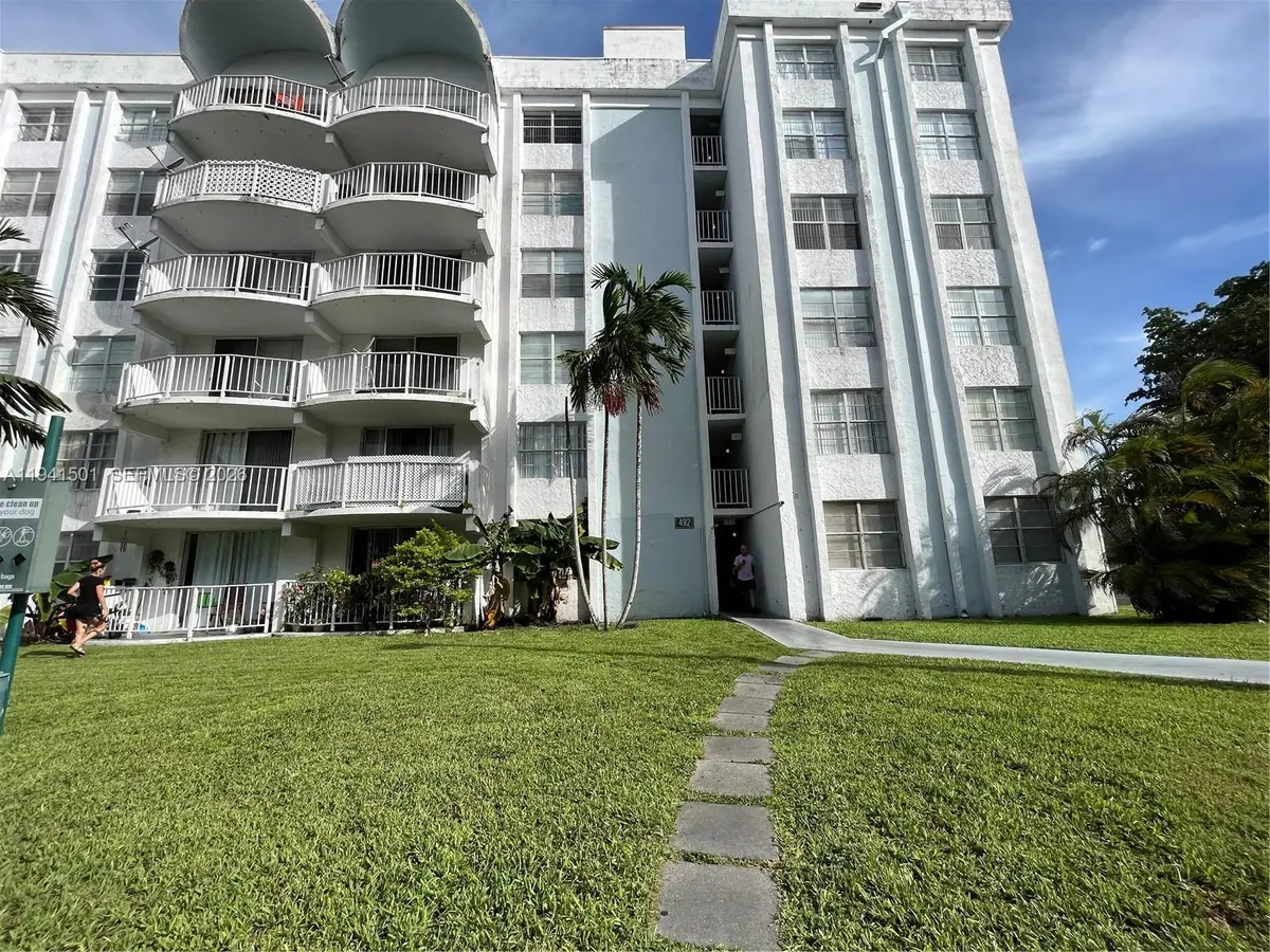 492 NW 165th St Rd #C-611, Miami, FL 33169 - Image #1