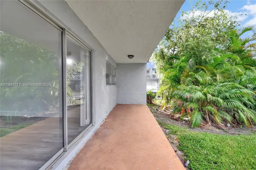 9371 Fontainebleau Blvd #I101, Miami, FL 33172 - Image #2
