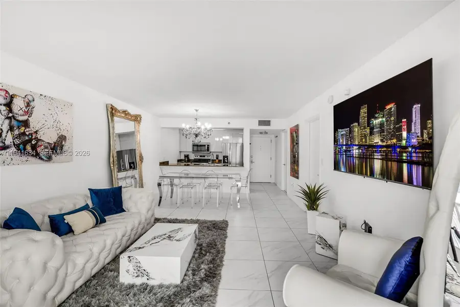 1200 Brickell Bay Dr #2807, Miami, FL 33131 - Image #2