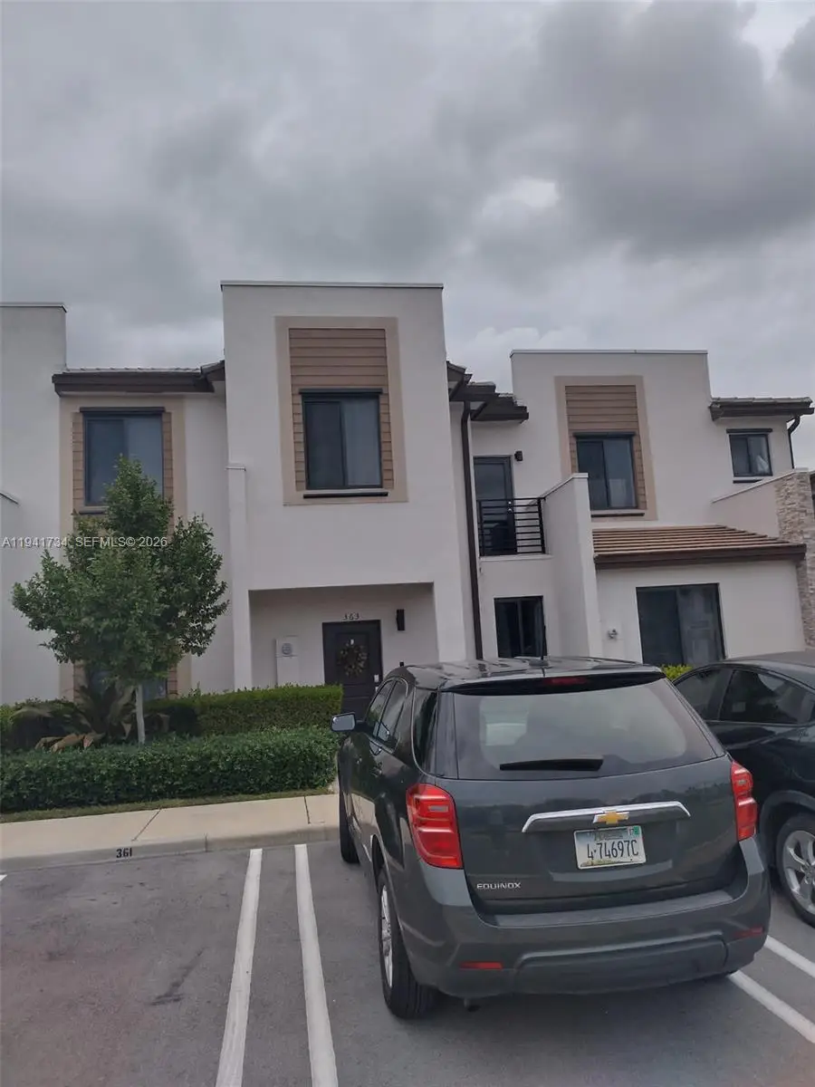 361 NE 208th Ter, Miami, FL 33179 - Image #2