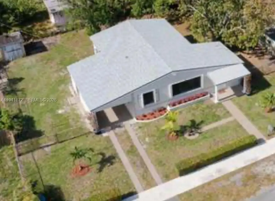 2915 NW 68th St, Miami, FL 33147 - Image #2