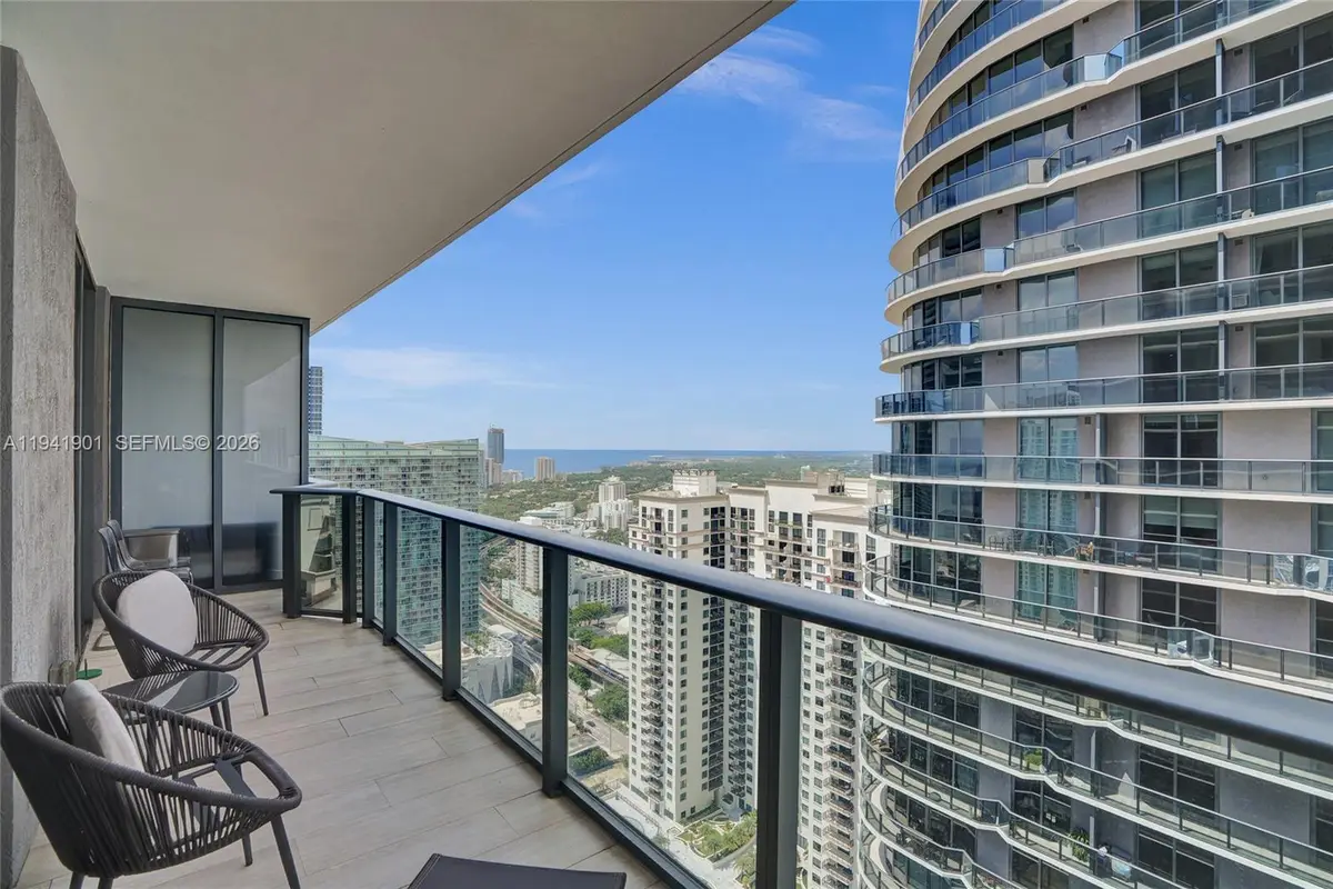 45 SW 9th St #3807, Miami, FL 33130 - Image #1