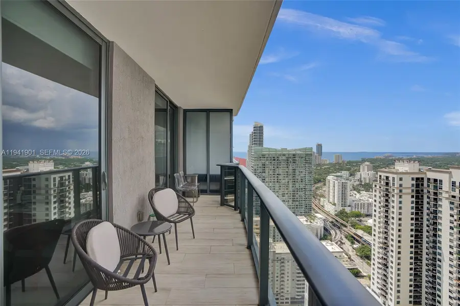 45 SW 9th St #3807, Miami, FL 33130 - Image #2