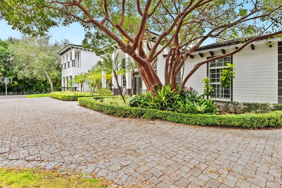 5901 Rolling Road Dr, Pinecrest, FL 33156 - Image #2