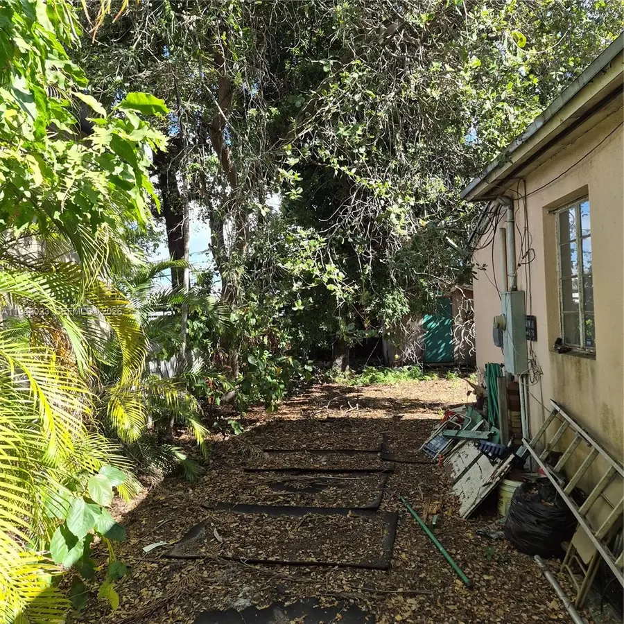 1001 NW 37th Ave, Miami, FL 33125 - Image #2