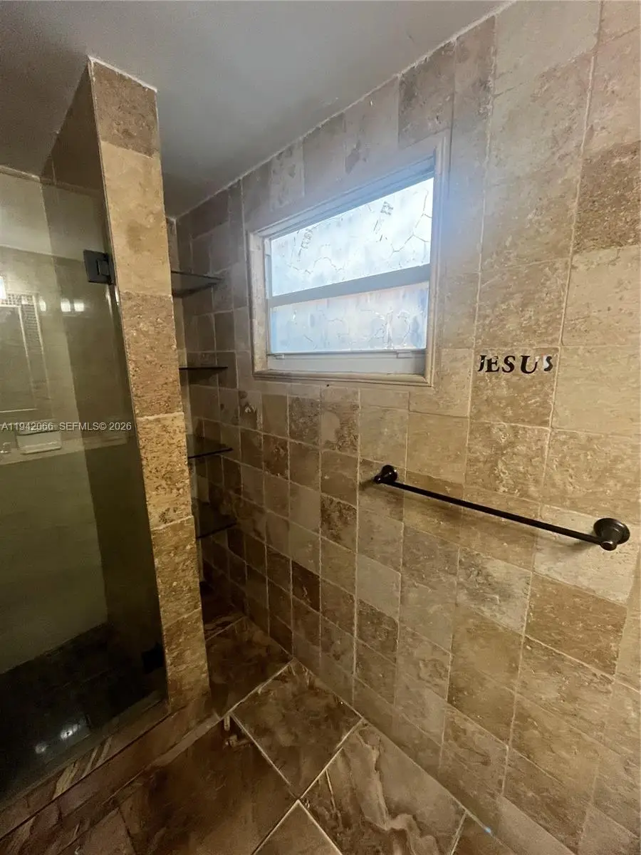 700 N 68th Way, Hollywood, FL 33024 - Image #3