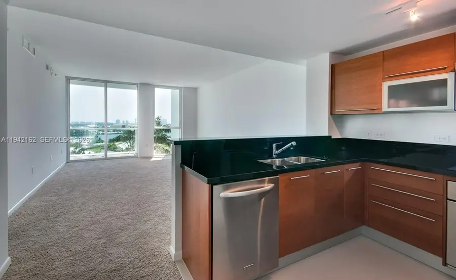 253 NE 2nd St #1107, Miami, FL 33132 - Image #2