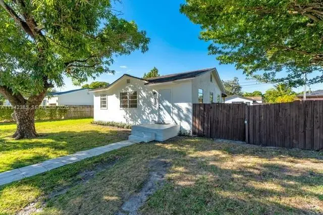 358 Pine Ct, Miami Springs, FL 33166 - Image #3