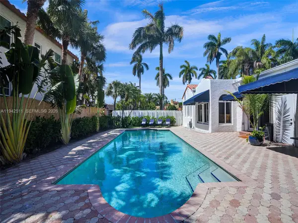 1128 Tyler St, Hollywood, FL 33019