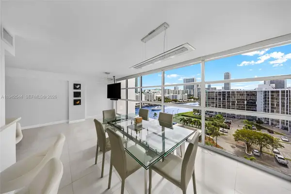 600 Parkview Dr #1114, Hallandale Beach, FL 33009