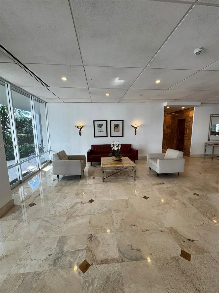 150 SE 25th Rd #8L, Miami, FL 33129 - Image #1