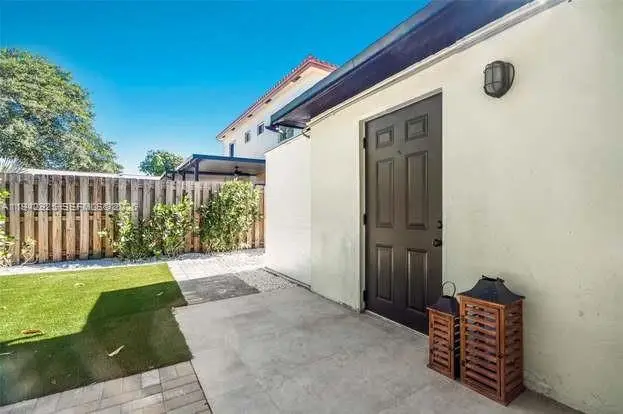 5844 Garfield St, Hollywood, FL 33021 - Image #2