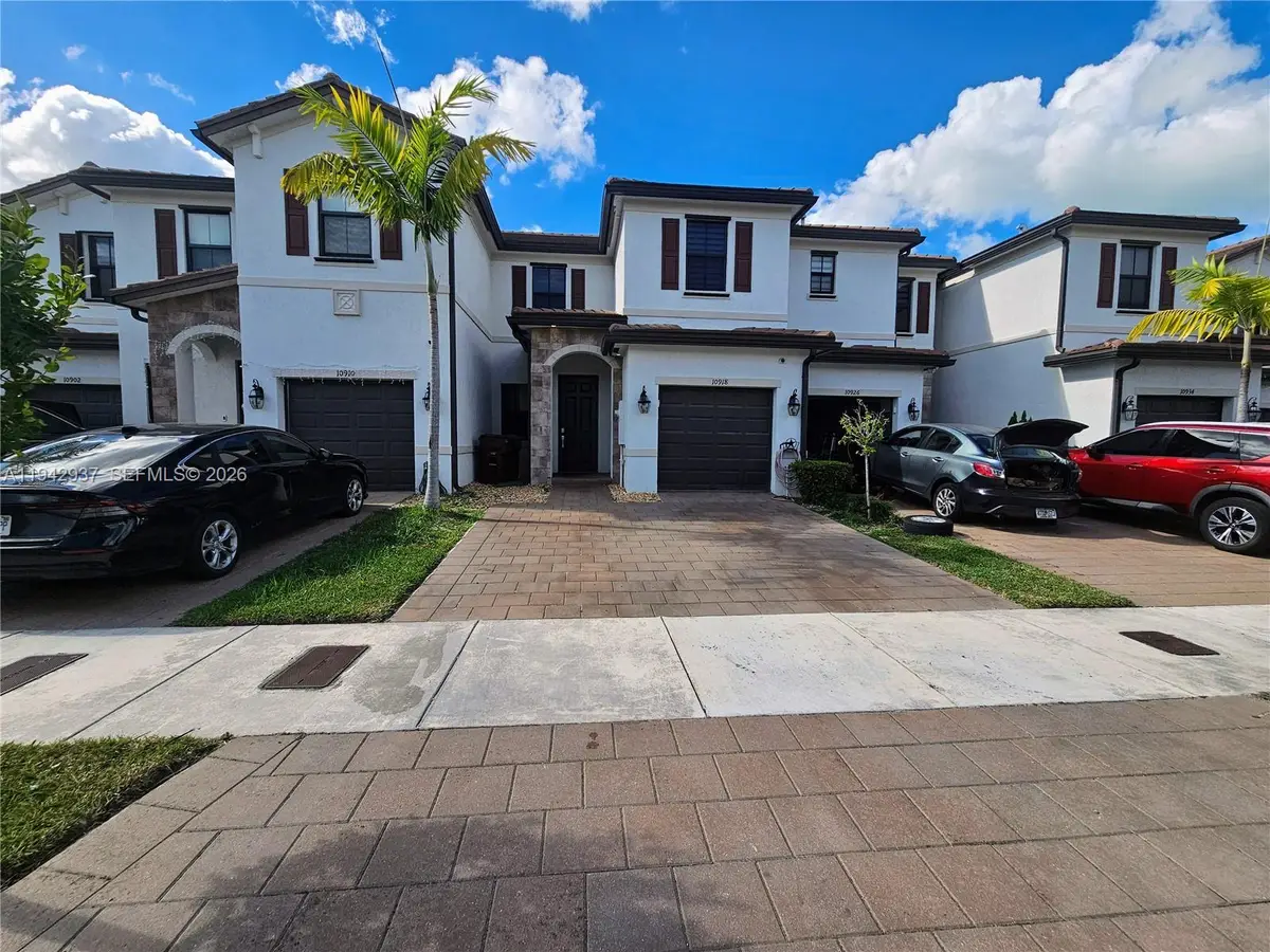 10918 W 33rd Way, Hialeah, FL 33018 - Image #1