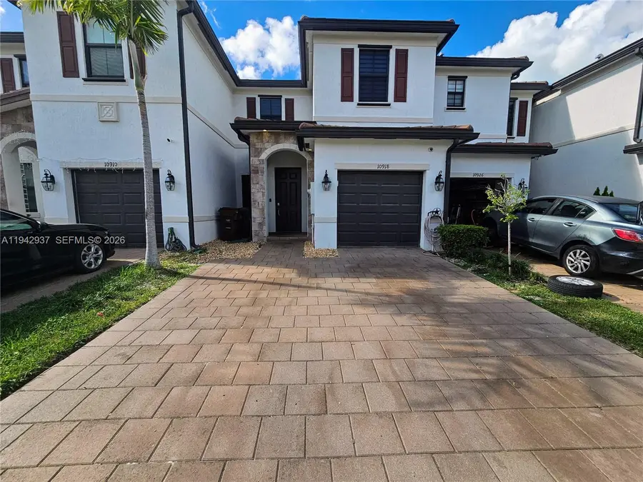 10918 W 33rd Way, Hialeah, FL 33018 - Image #2