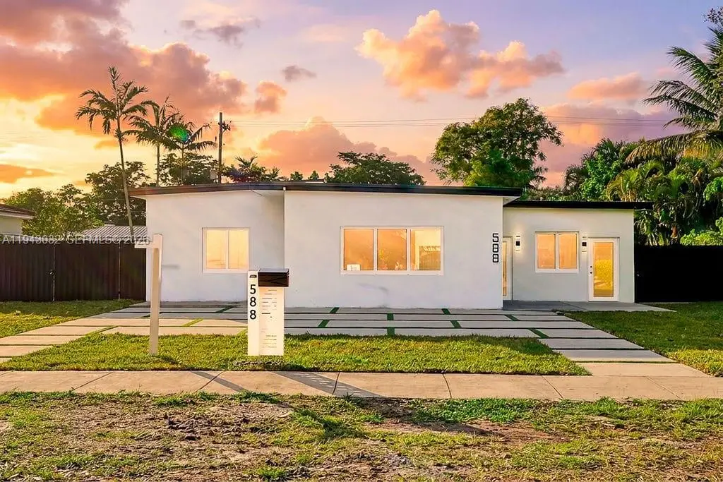 588 Palmetto Dr, Miami Springs, FL 33166 - Image #1