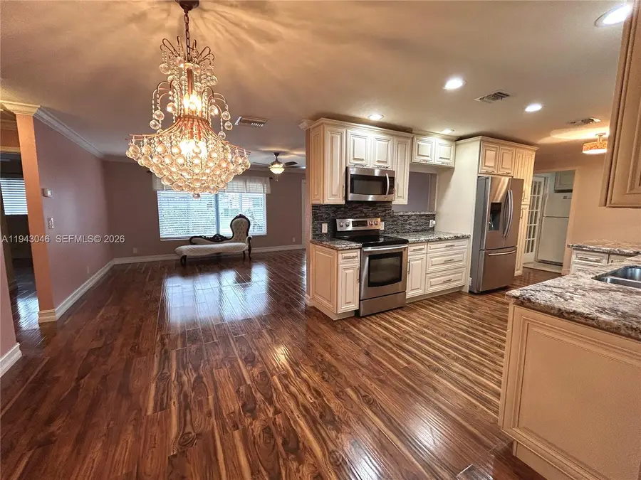 4945 NW 55th Ct, Tamarac, FL 33319 - Image #2