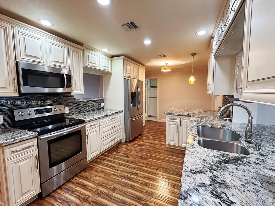 4945 NW 55th Ct, Tamarac, FL 33319 - Image #3