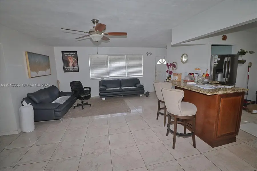 8571 NW 10th St, Pembroke Pines, FL 33024 - Image #3